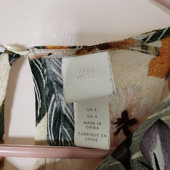 Floral butterfly H&M dress, long sleeve, 100% viscose, - Picture 4 of 10